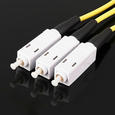 Connettori per cavi in fibra ottica con ghiera UPC professionali per cavi in PVC e resistenti